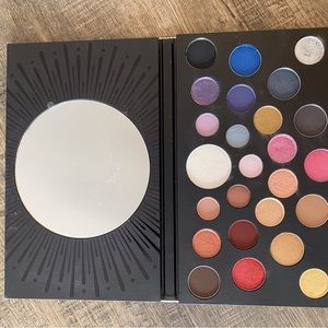 New MAC Grande Spectacle eye shadow pallet.
